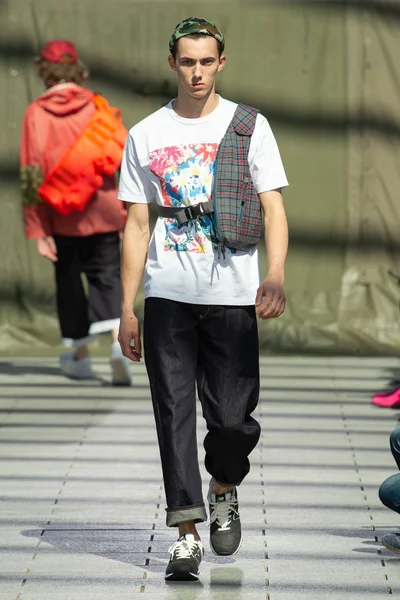 Look 43